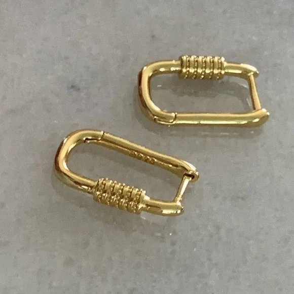 Gold Oval Hoop Chunky Earrings Brand New - Picture 2 of 3